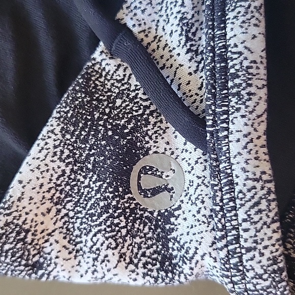 Lululemon Energy Sports Bra Power Luxtreme Hazy Days Black White Strappy Back 10 - Picture 7 of 9